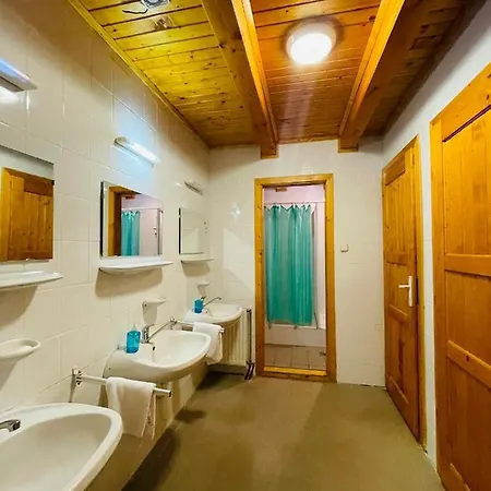Cerduso Vendeghaz Guest house *
